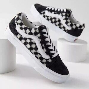 Vans Old Skool Sherpa Checkerboard Black White Faux Fur Men 7.5 Women 9